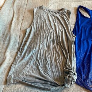 Workout tank bundle size M